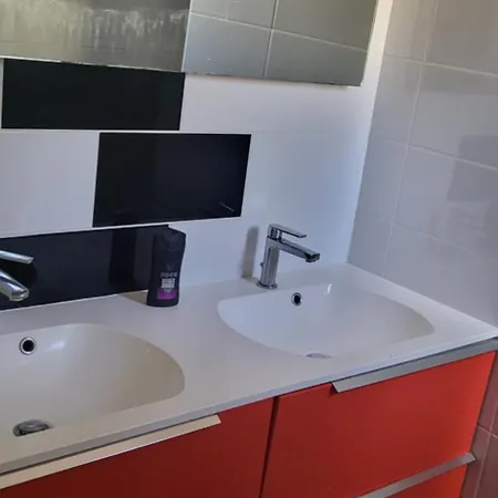 Villa3 Chambres, 4-6 Personnes 5 Minutes De La فيلة
