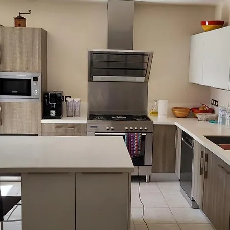 Villa3 Chambres, 4-6 Personnes 5 Minutes De La *